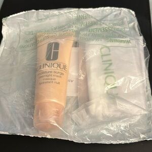 Clinique 2.5 moisture surge overnight mask